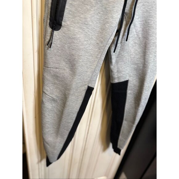 Nike Kids Joggers in Gray and Black - Picture 6 of 11